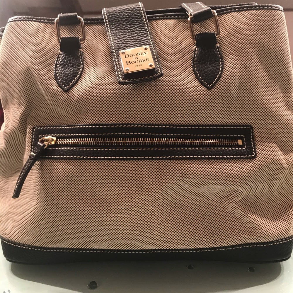 Dooney & Bourke purse
